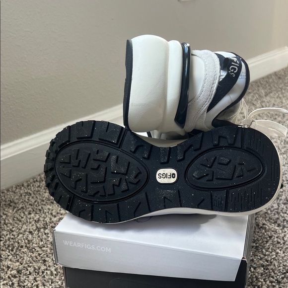 Figs Black and White Athletic Shoes - Picture 5 of 5